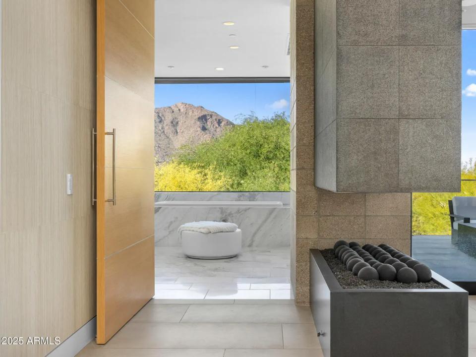 Real Estate Picture 24