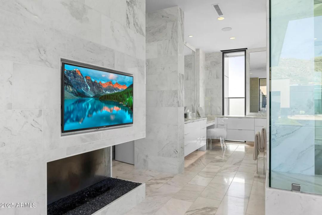 Real Estate Picture 26