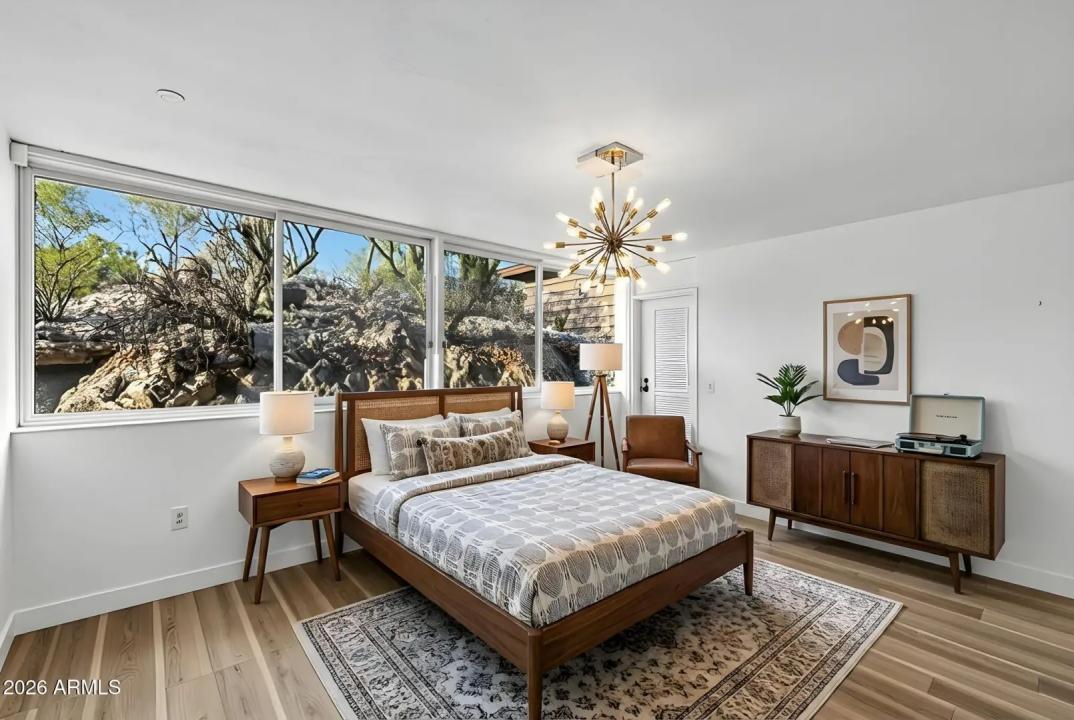 Real Estate Picture 12