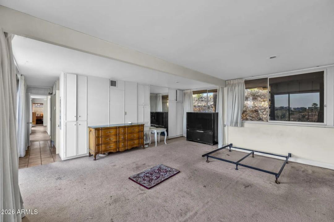 Real Estate Picture 13