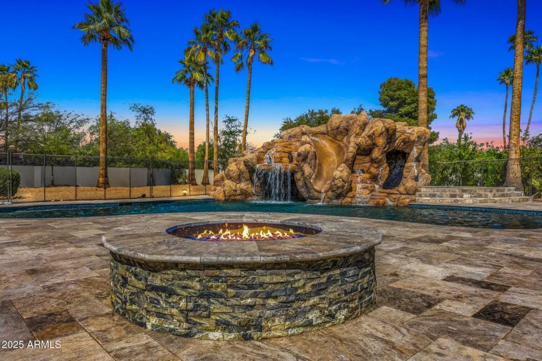Real Estate Picture 5