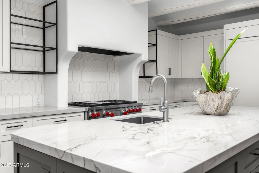 Real Estate Picture 7