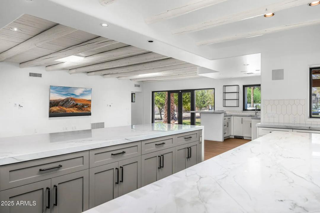 Real Estate Picture 10