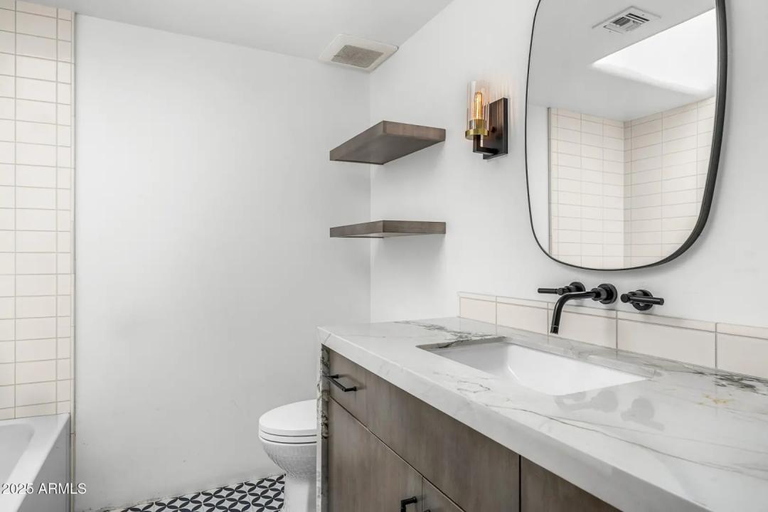 Real Estate Picture 23