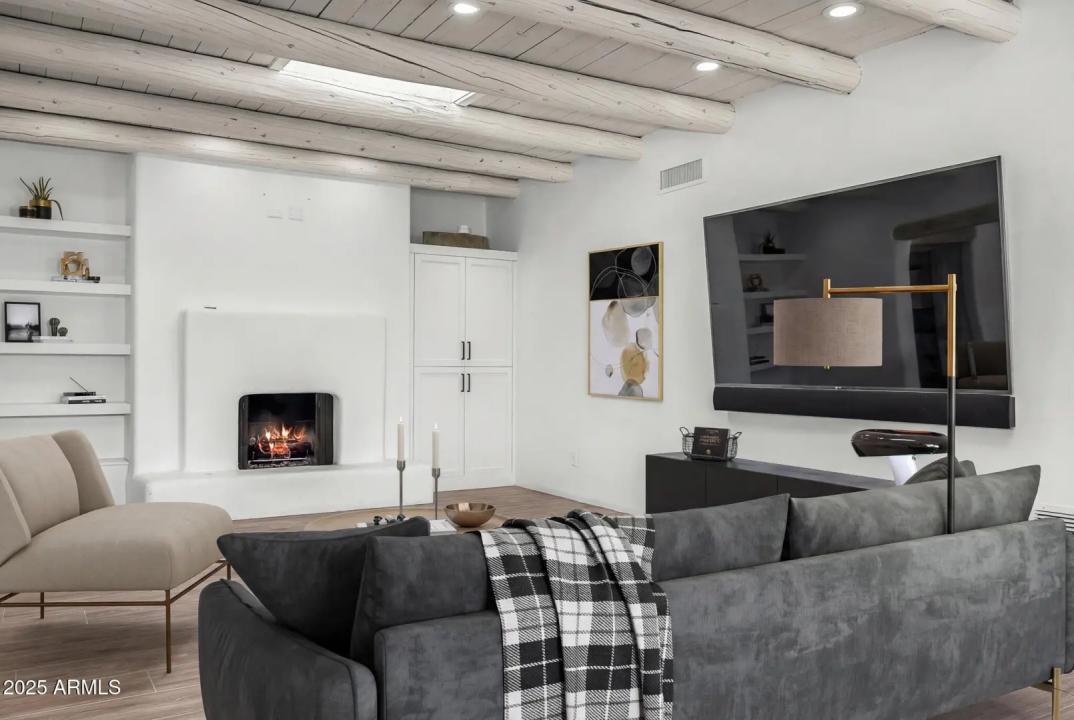 Real Estate Picture 13