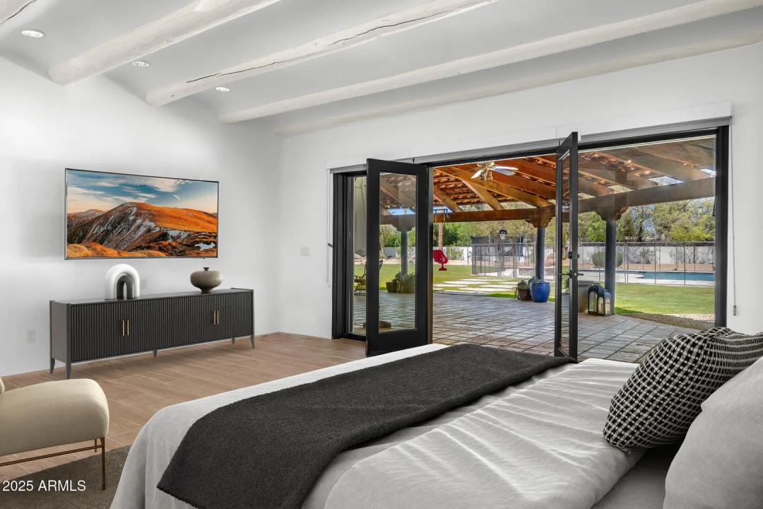 Real Estate Picture 16