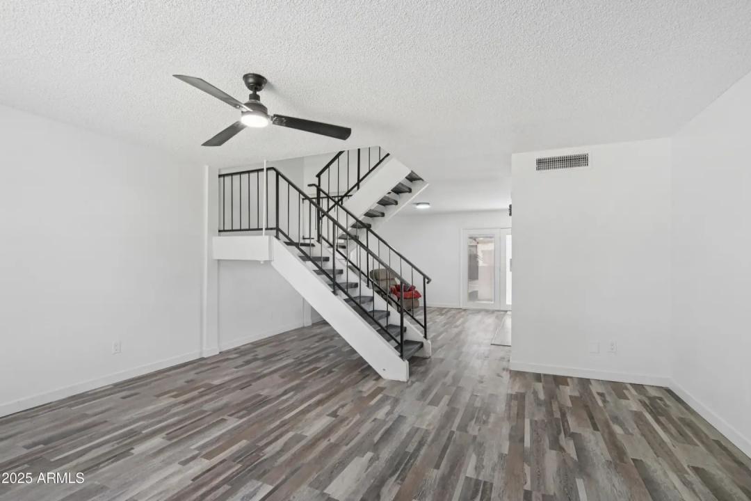 Real Estate Picture 6