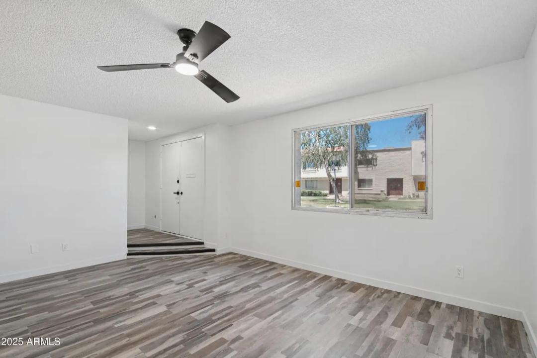 Real Estate Picture 4