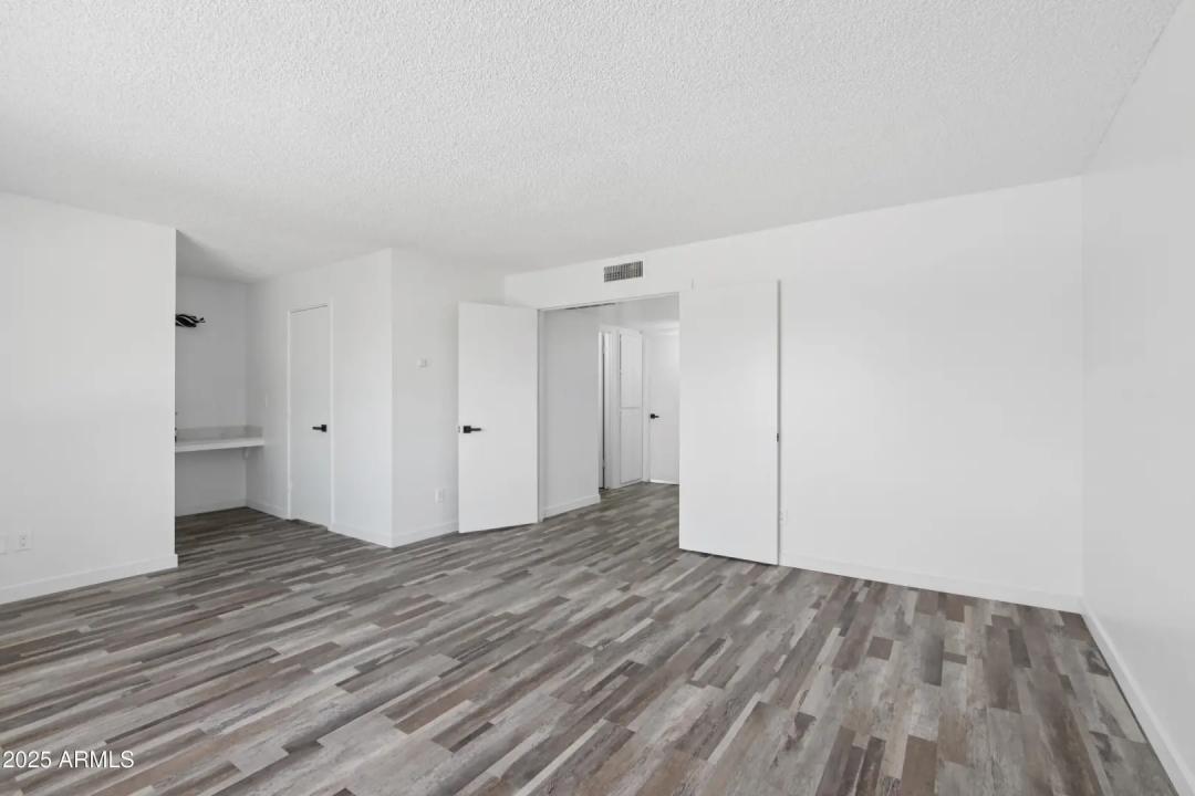 Real Estate Picture 16