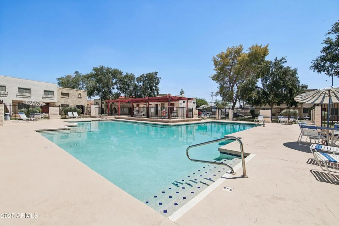 Real Estate Picture 30