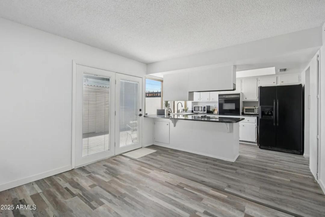Real Estate Picture 8