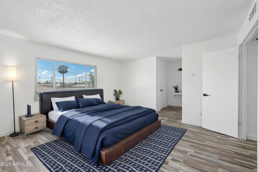 Real Estate Picture 15