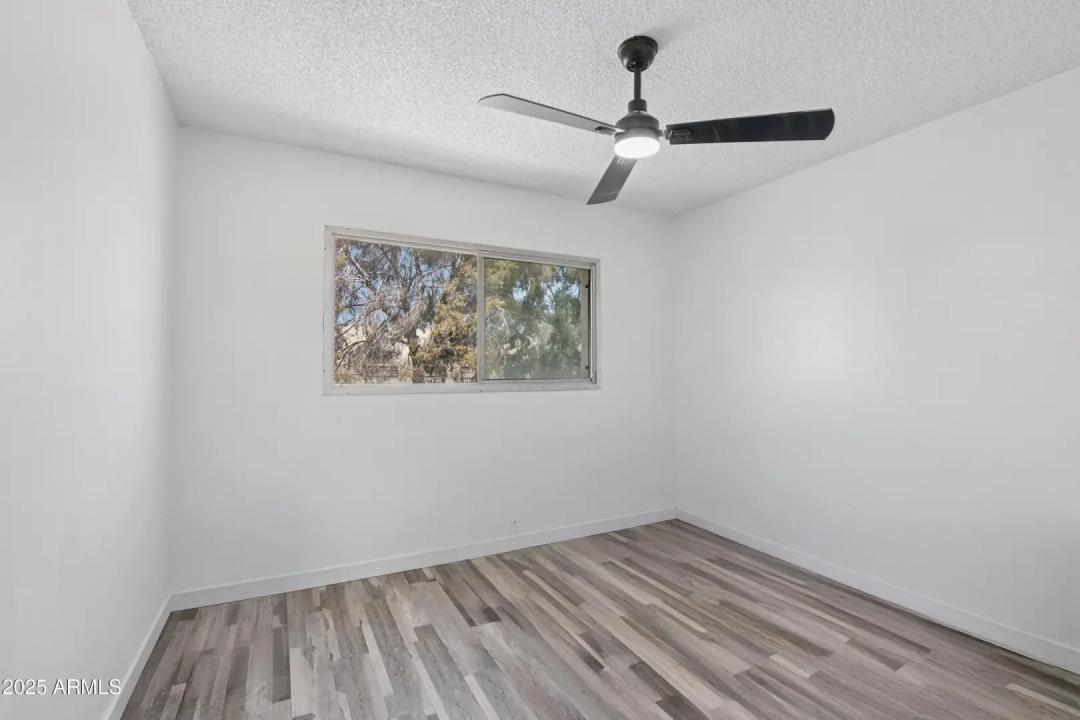 Real Estate Picture 21