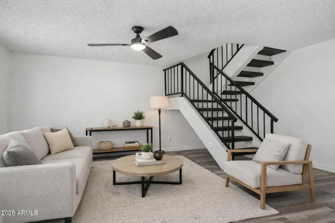 Real Estate Picture 4