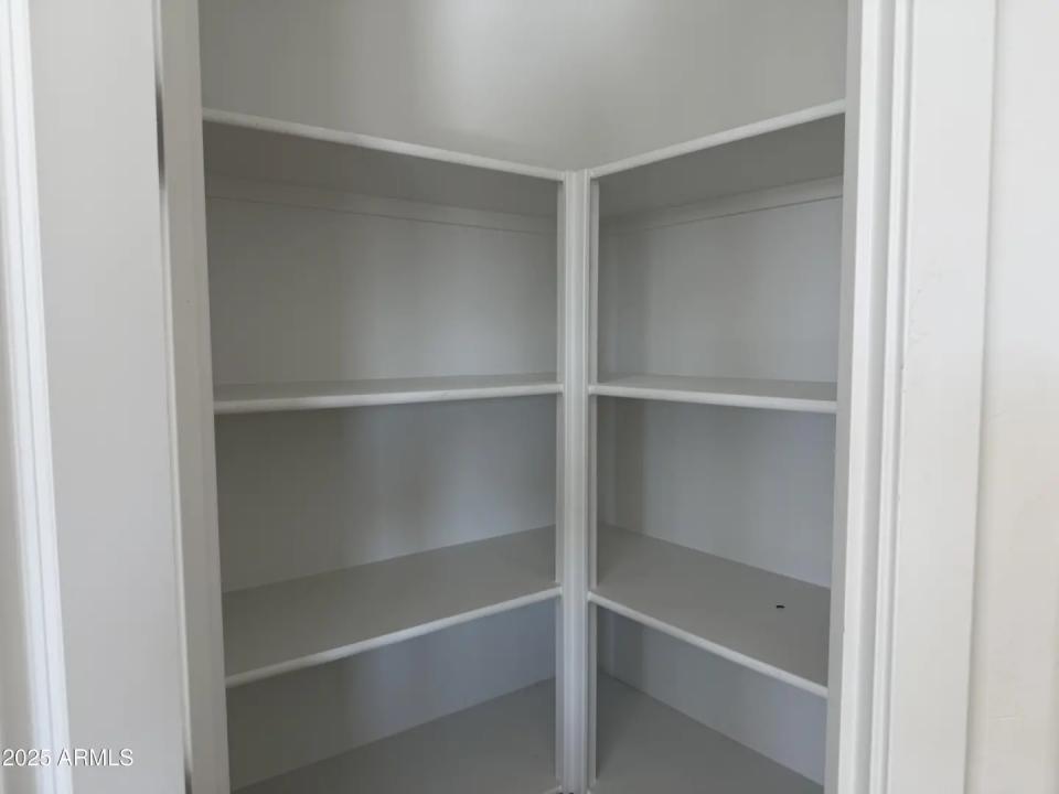 Real Estate Picture 7