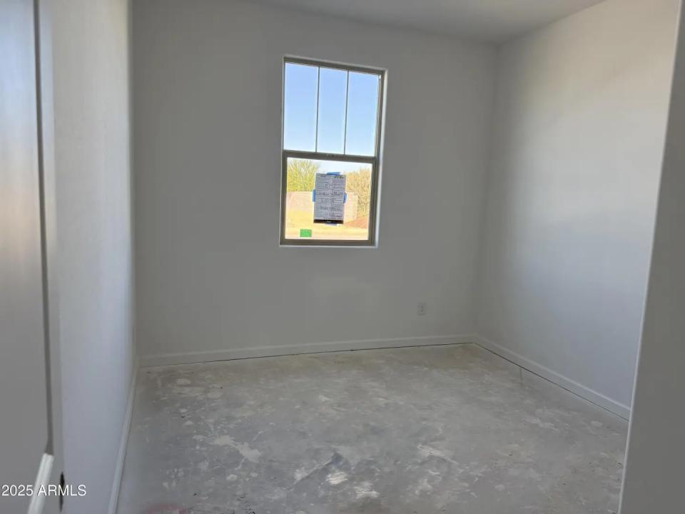 Real Estate Picture 8