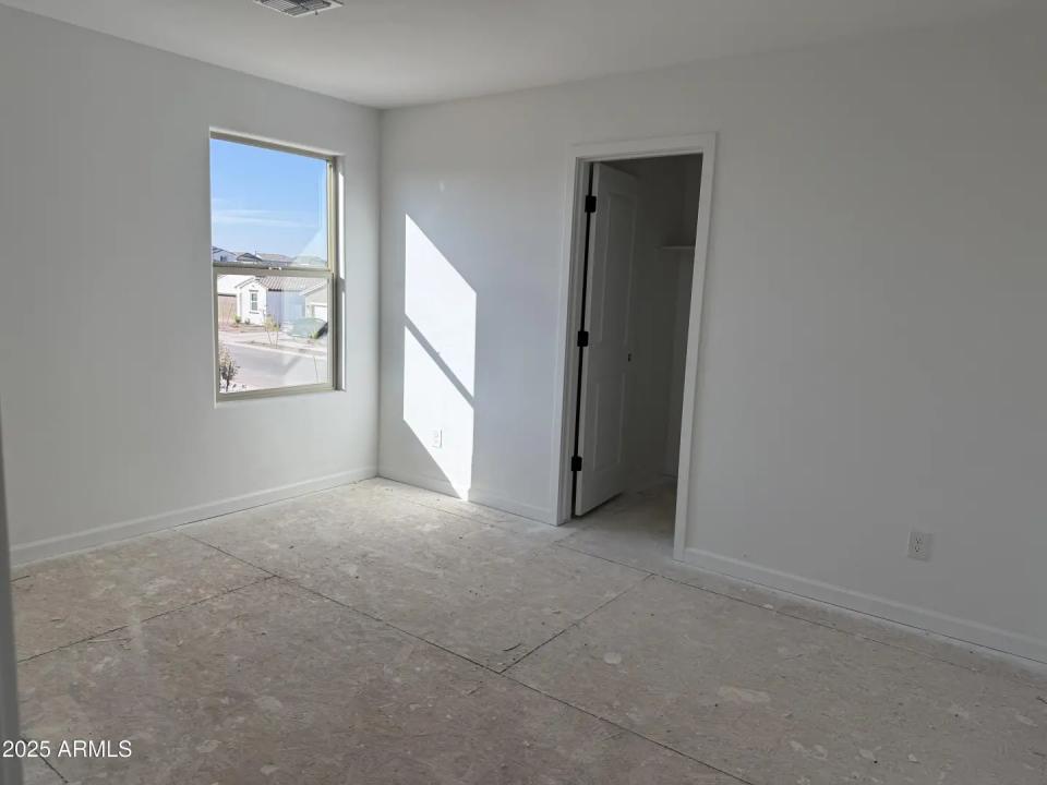 Real Estate Picture 12