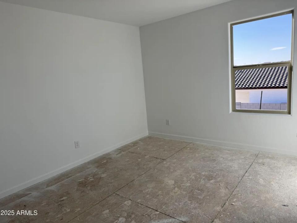 Real Estate Picture 13