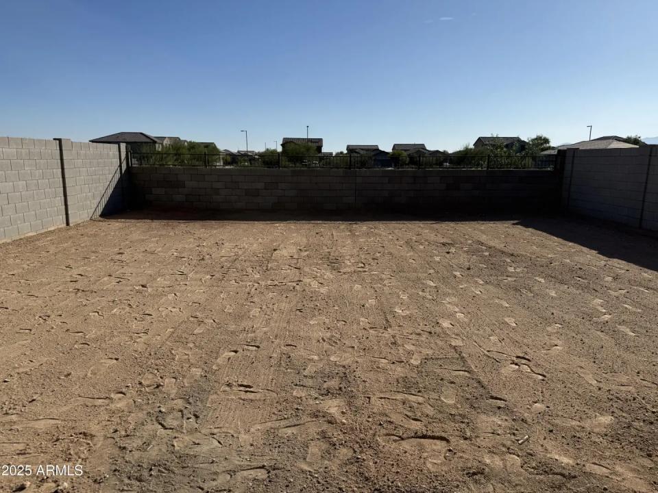 Real Estate Picture 24