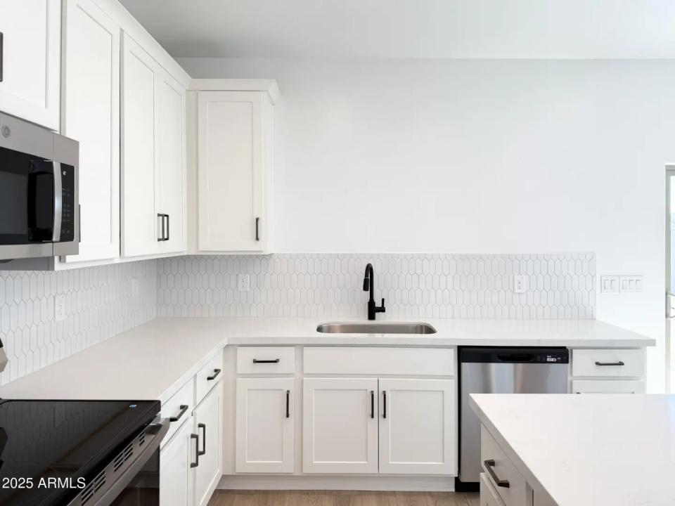 Real Estate Picture 5