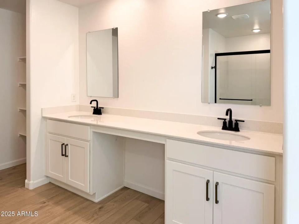 Real Estate Picture 15