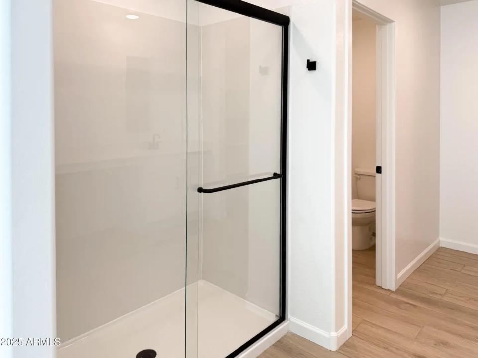 Real Estate Picture 16