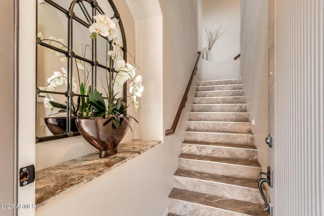 Real Estate Picture 8