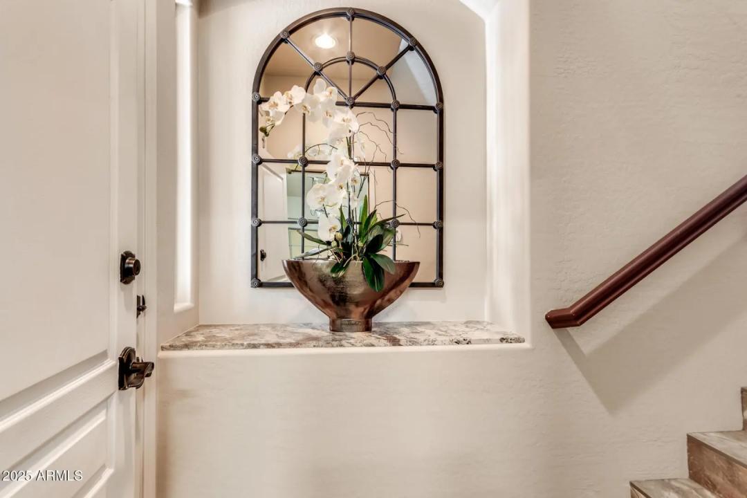 Real Estate Picture 9