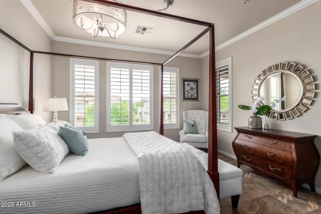 Real Estate Picture 15