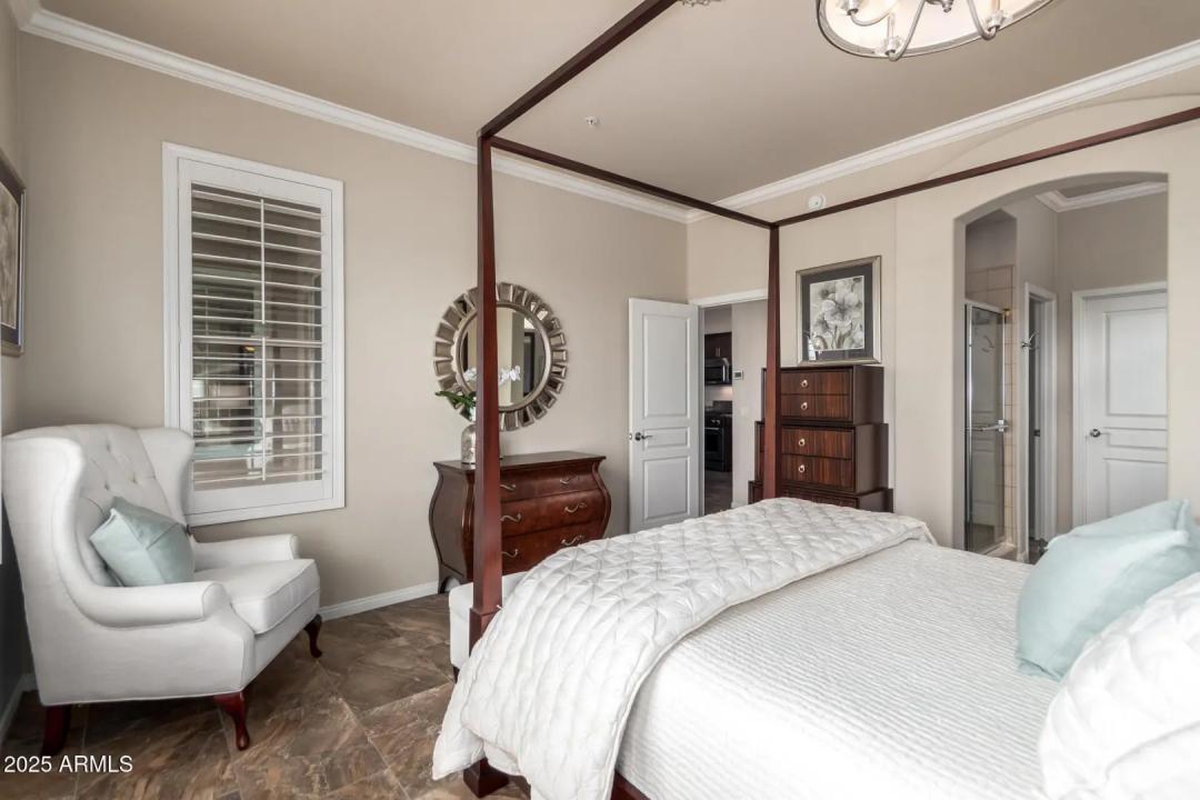 Real Estate Picture 16