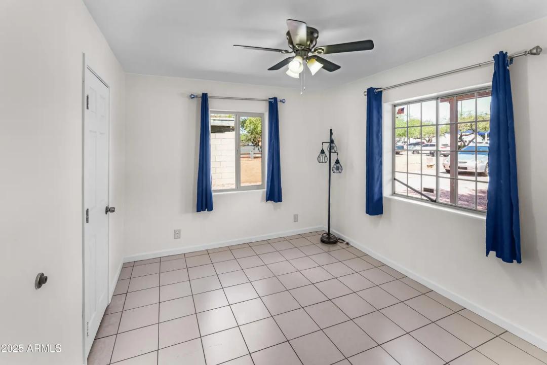 Real Estate Picture 3