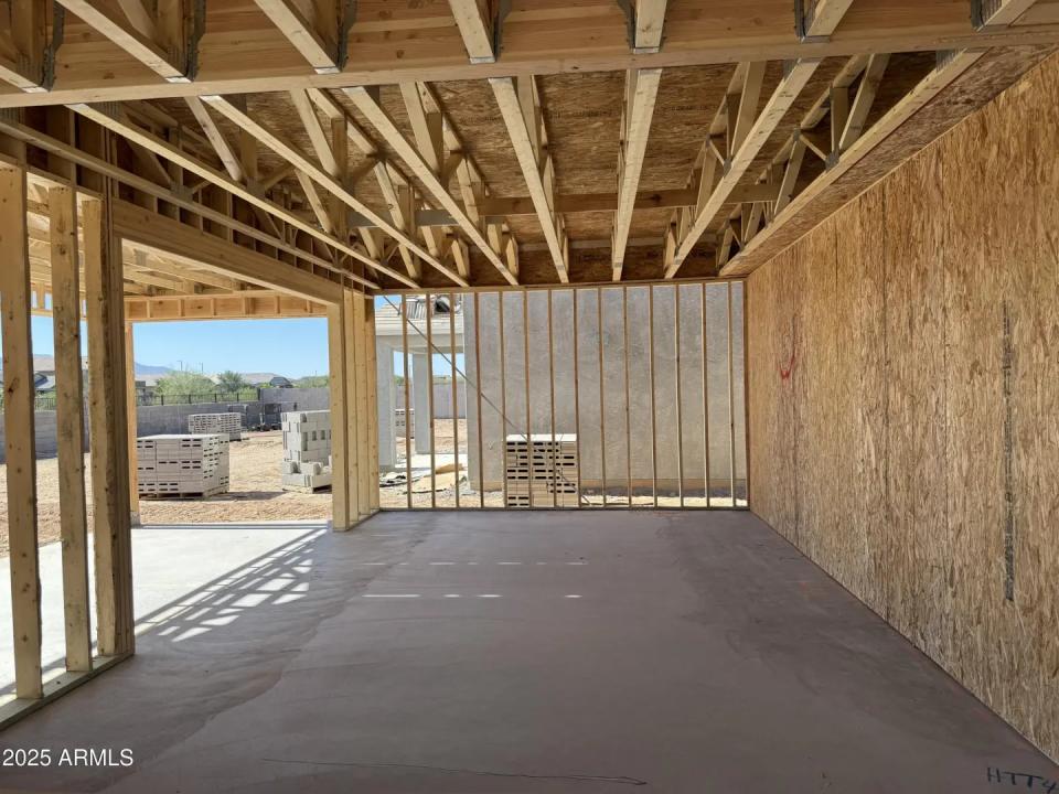 Real Estate Picture 4