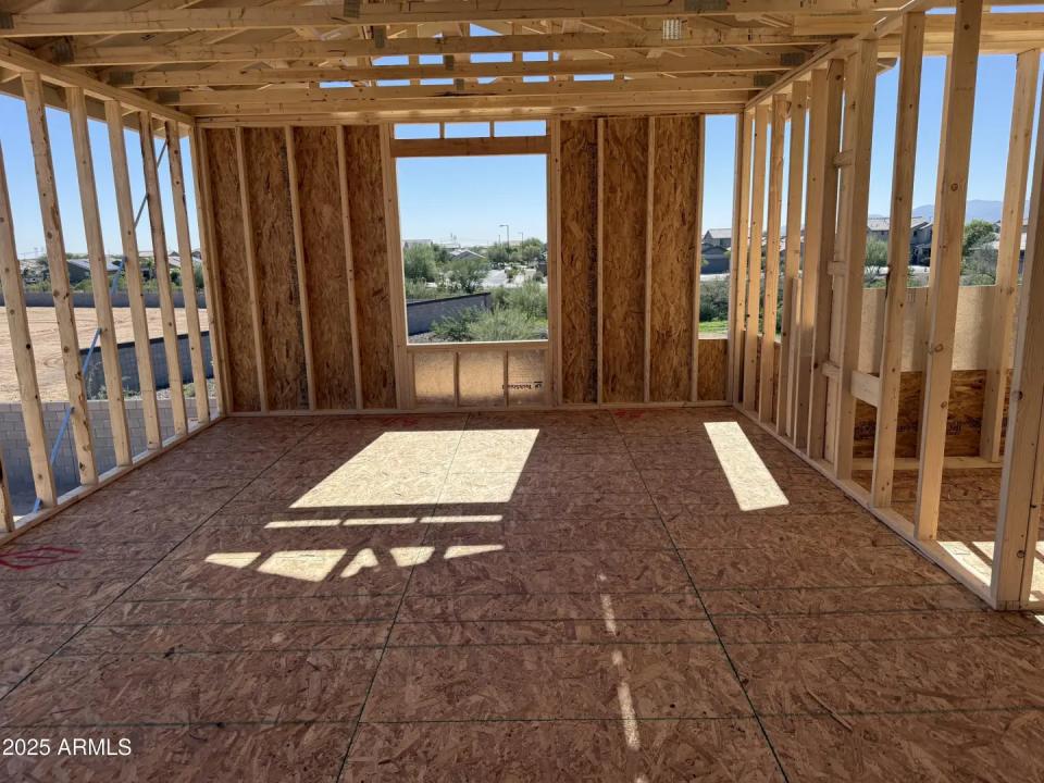 Real Estate Picture 8