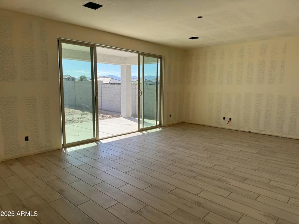 Real Estate Picture 6