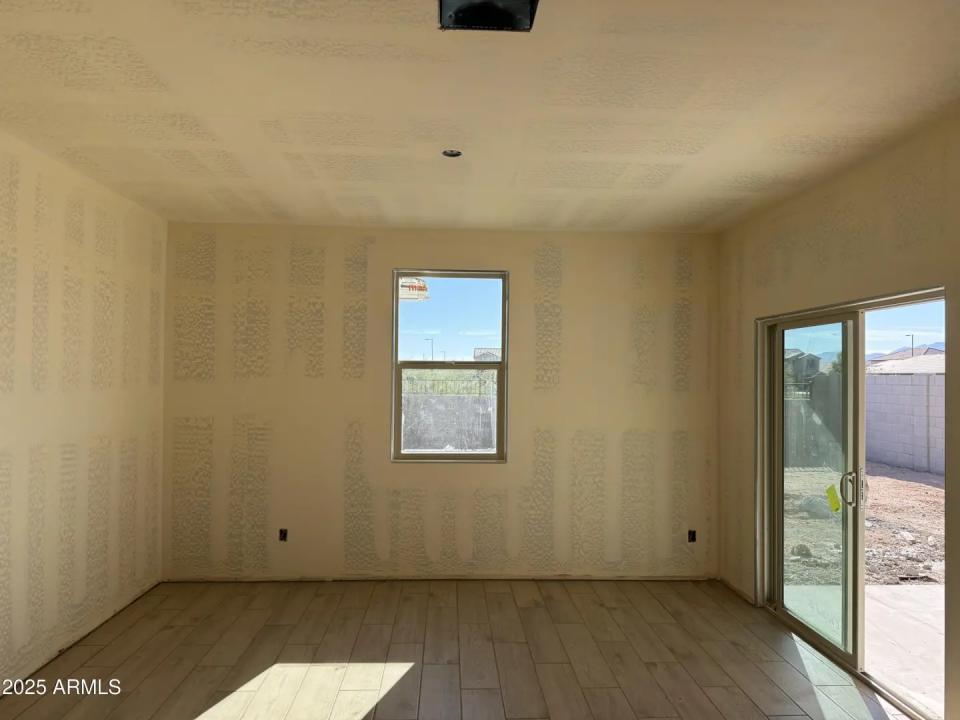 Real Estate Picture 8