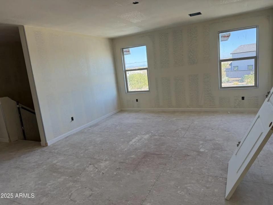 Real Estate Picture 10