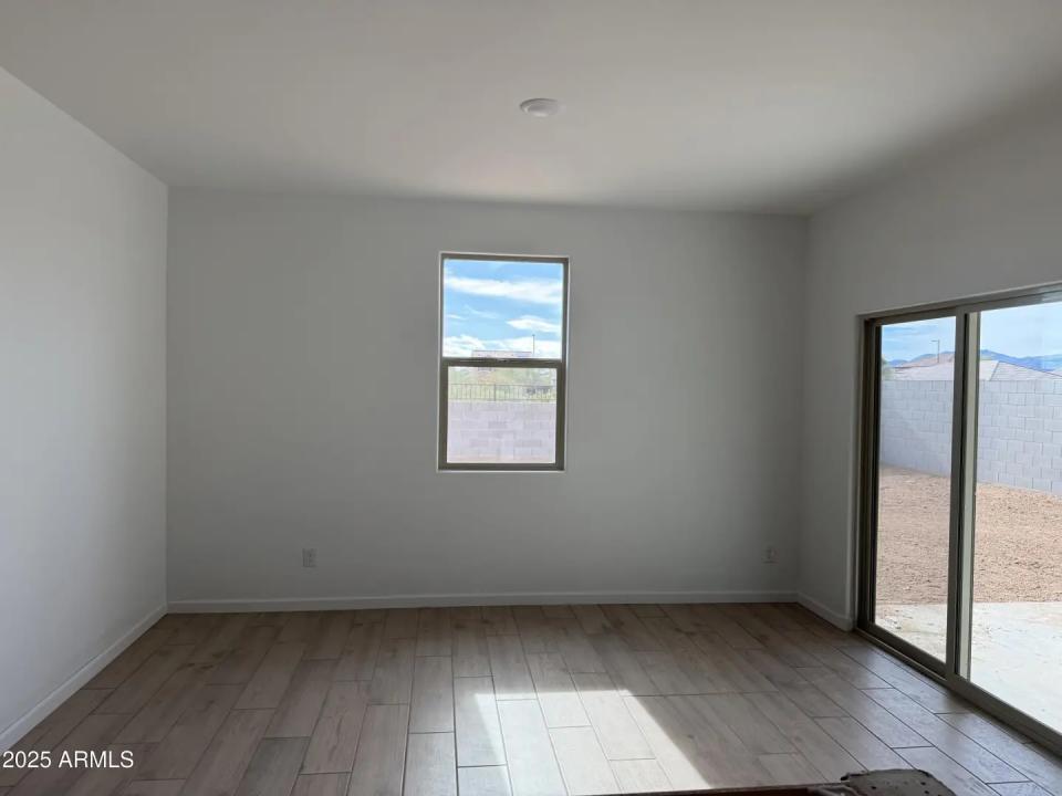 Real Estate Picture 7