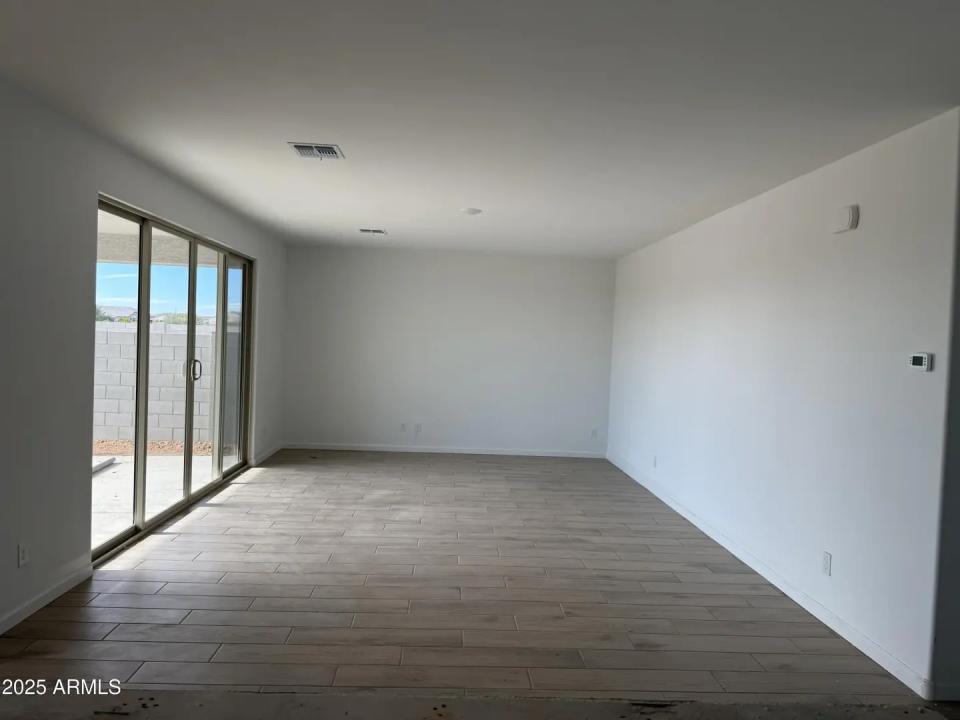 Real Estate Picture 9