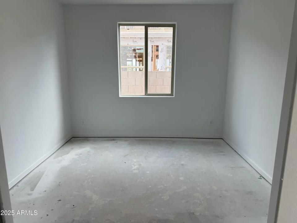 Real Estate Picture 10