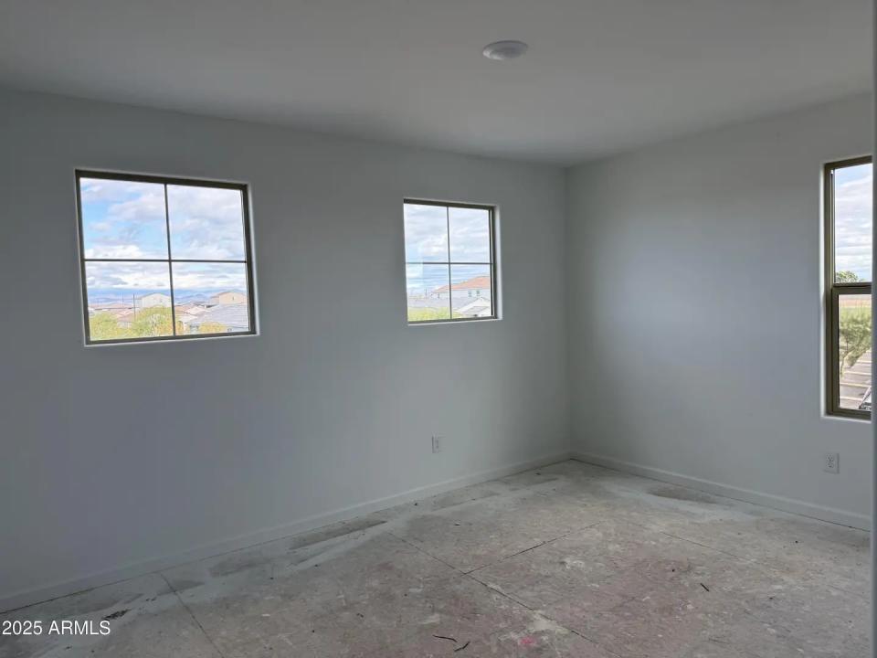 Real Estate Picture 13