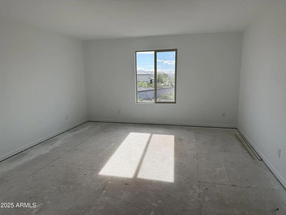 Real Estate Picture 18