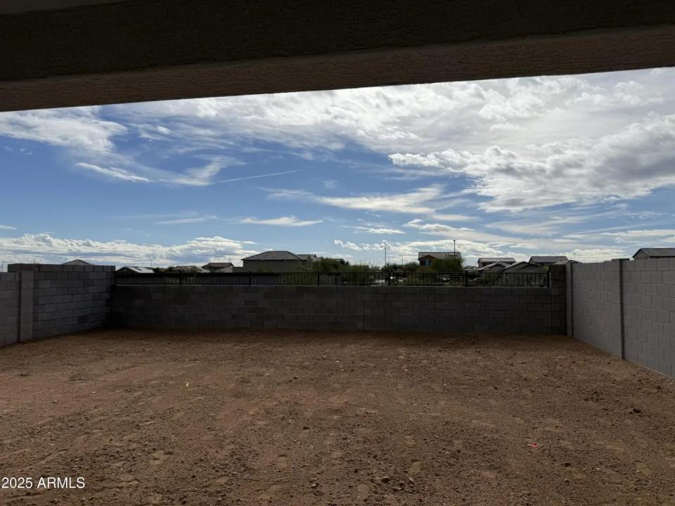 Real Estate Picture 23