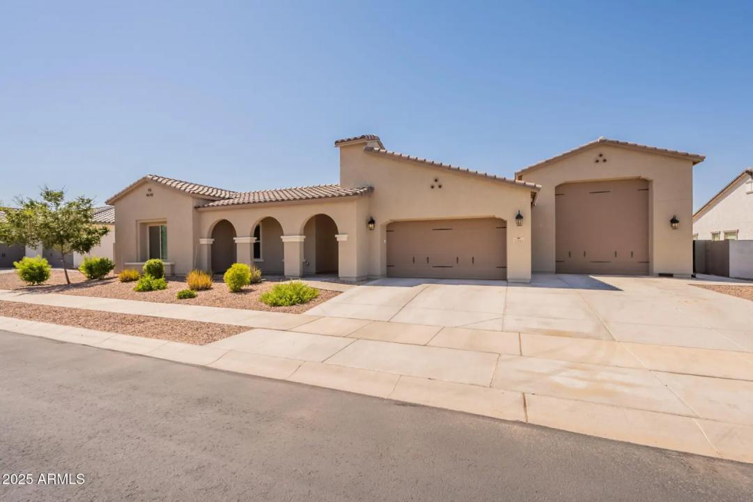 Real Estate Picture 3