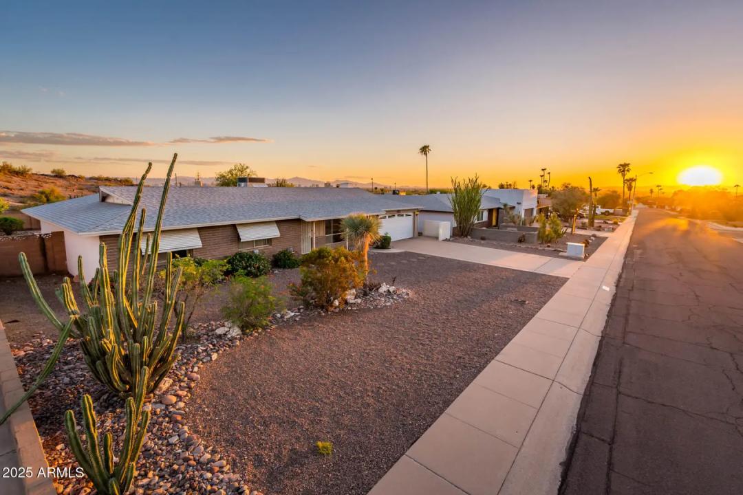 Real Estate Picture 3