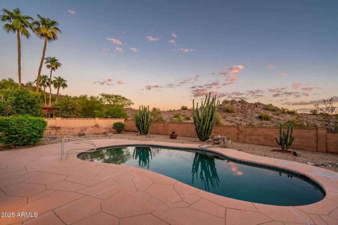 Real Estate Picture 24