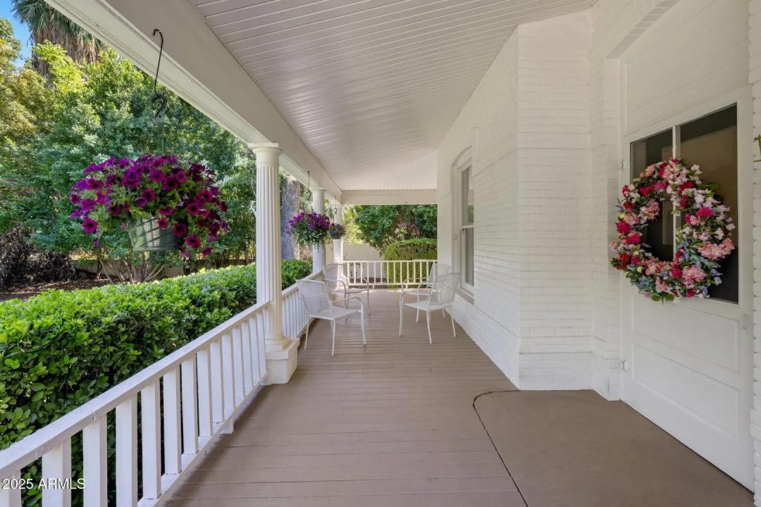 Real Estate Picture 6