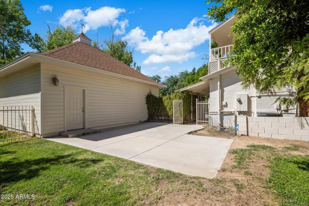 Real Estate Picture 42