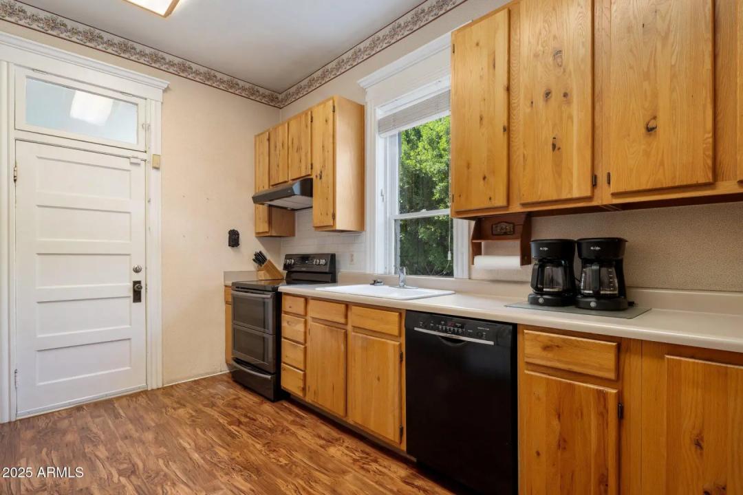 Real Estate Picture 21