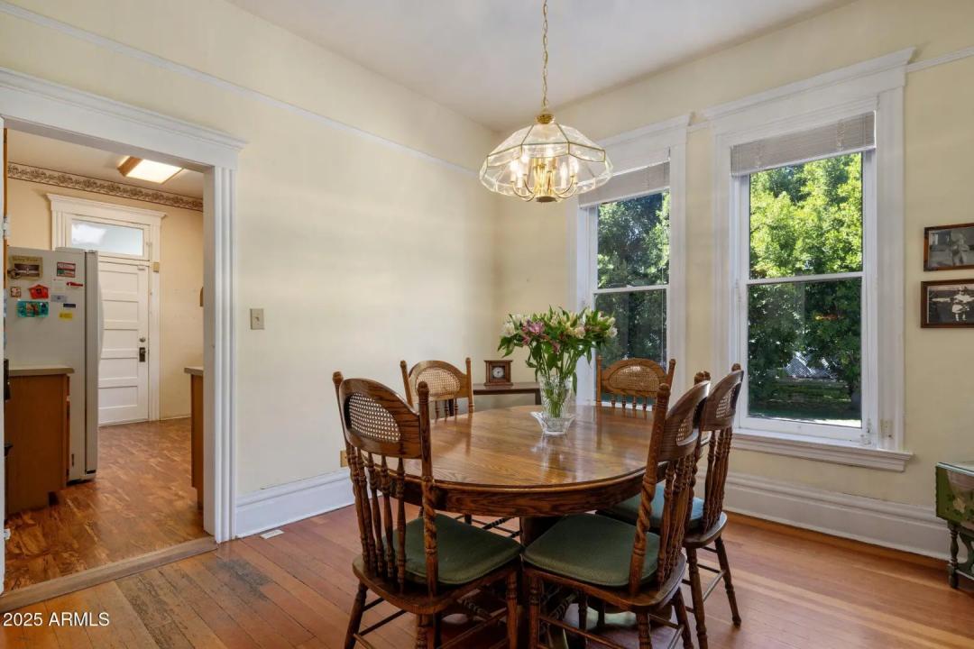 Real Estate Picture 16