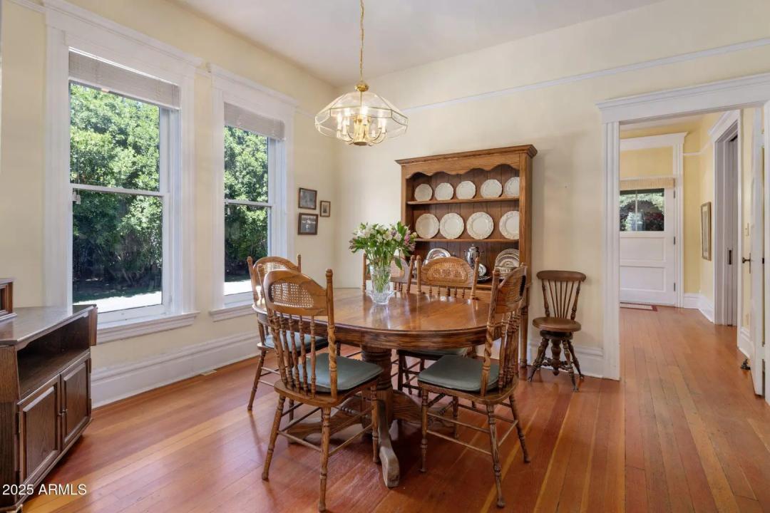 Real Estate Picture 17